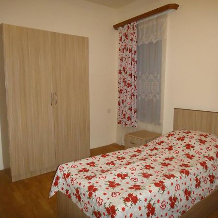 Artyomi Toon Apartment Дилиян Екстериор снимка